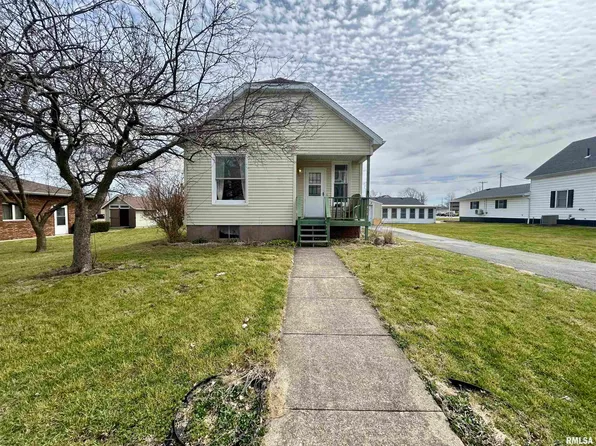 404 South St, Morrisonville, IL 62546