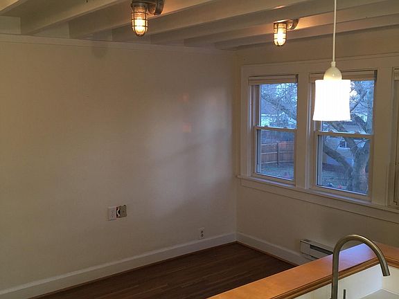 3rd image of 153 E Como Ave