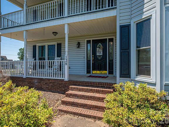 4th image of 128 Windy Hill Dr