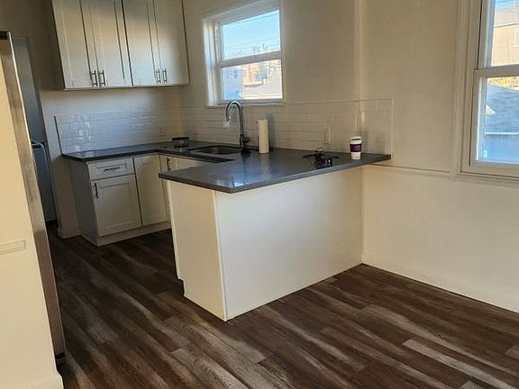 4th image of 2061 W 104th St