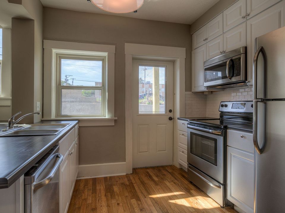 1st image of 3913 Farnam St #0
