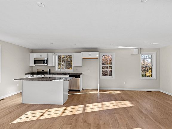 5th image of 393 Court St #3
