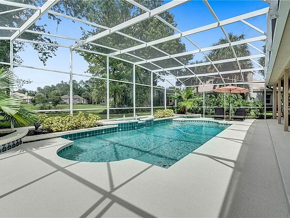 5th image of 230 Leslie Ln