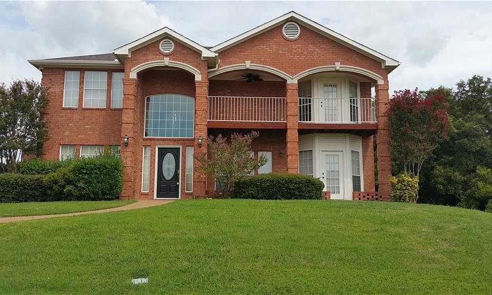1st image of 316 Harbor Landing Dr