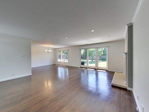 2nd image of 19 Dartmouth Dr #875R