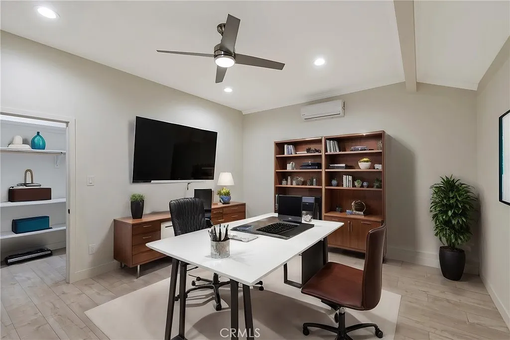 5 bed, 1778 sqft, $5,460 — Photo 4