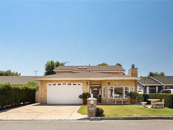 3rd image of 22512 Berdon St