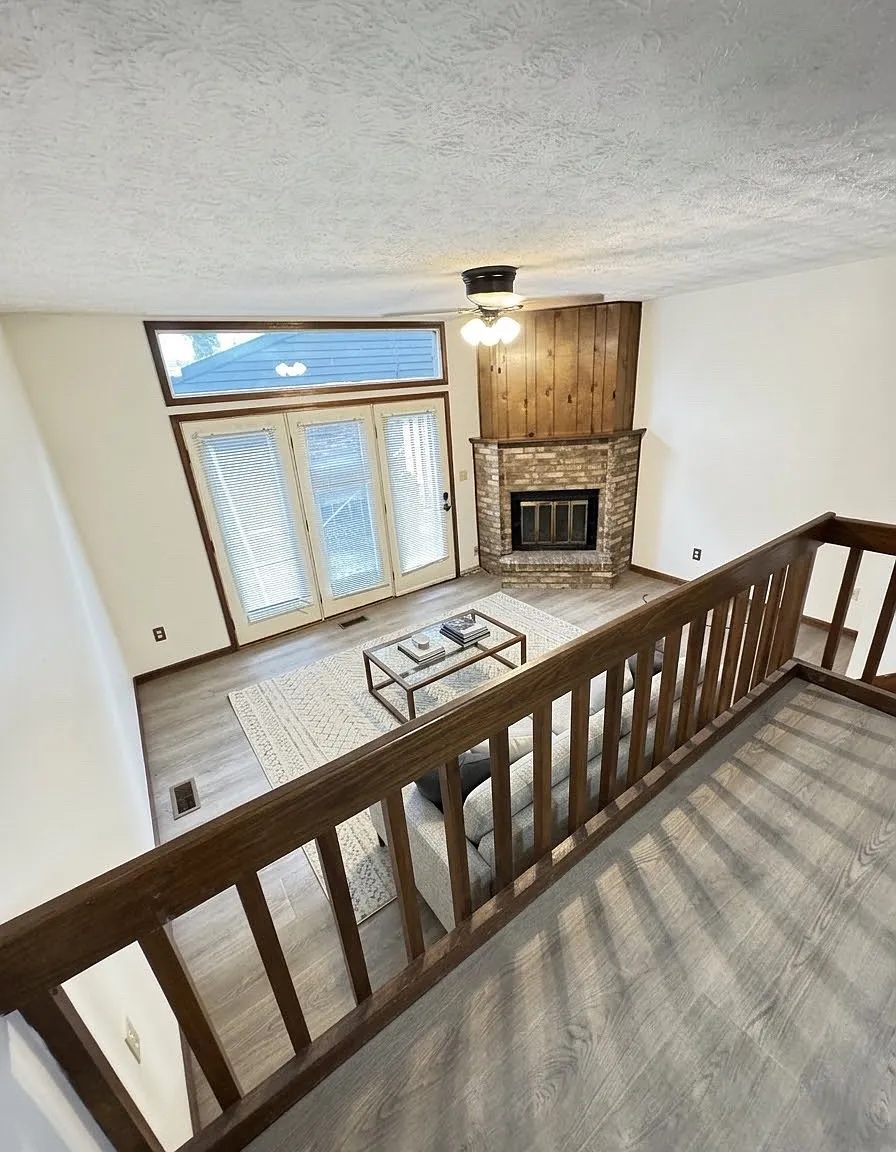 2 bed, 1.5 bath, 1260 sqft, $1,275 — Photo 3