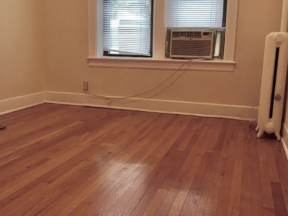 3rd image of 3260 34th St APT 1R