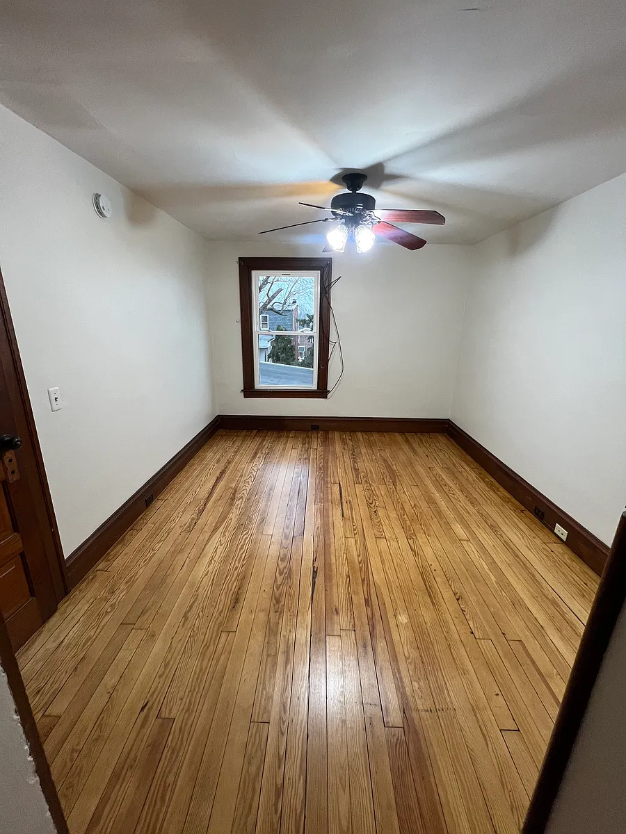 Building Photo - 526 Park Ave #2