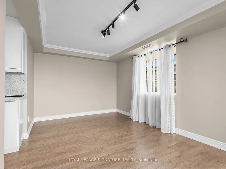 8111 Yonge St #1010 — Photo 9