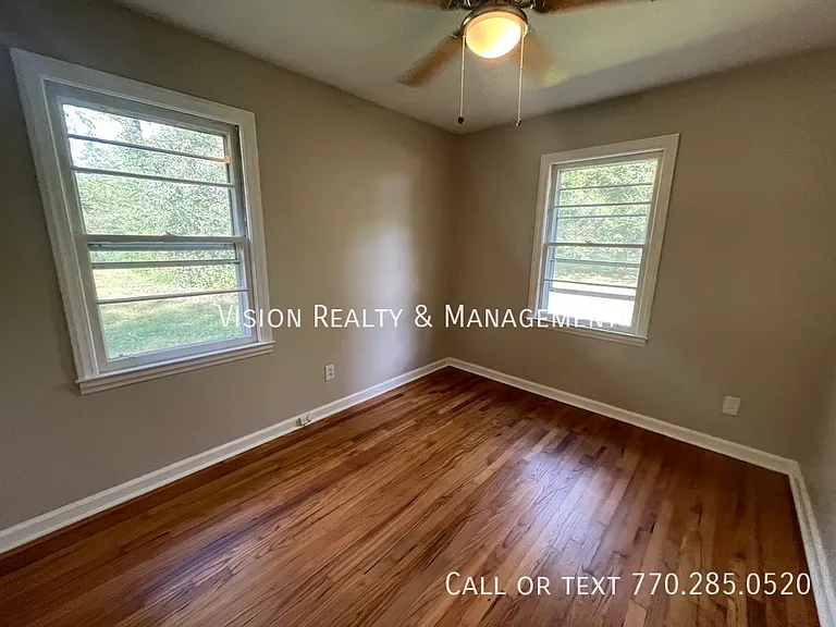 1148 Center St SW — Photo 25