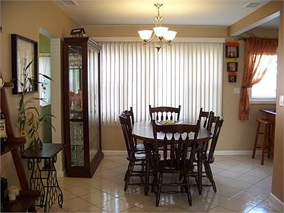 5th image of 27 Fellswood Dr