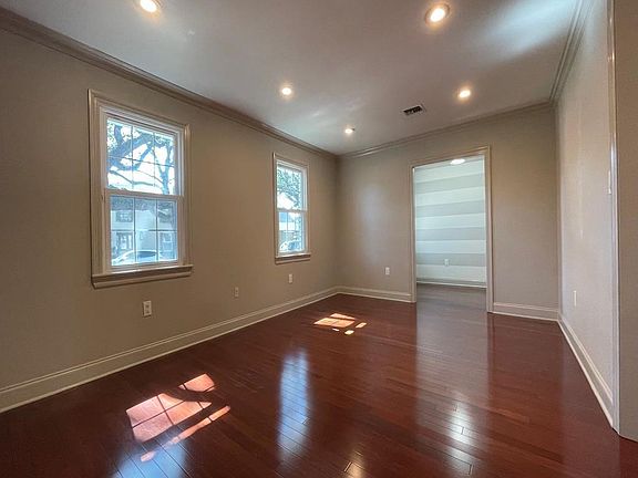 4th image of 111 Country Club Dr