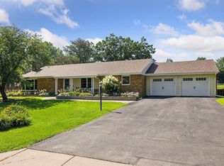 502 Drillane Rd, Hopkins, MN 55305