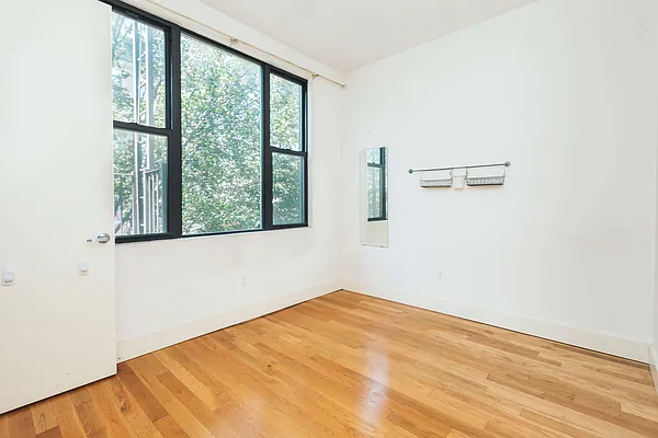 Rented by Nooklyn NYC LLC | media 33