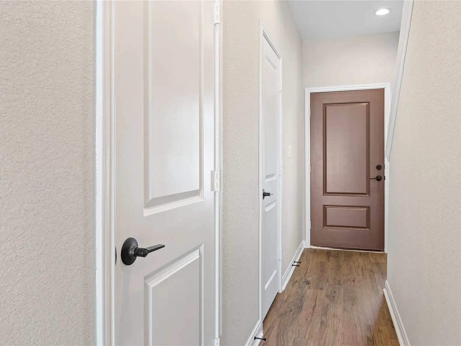 3 bed, 2.5 bath, 1366 sqft, $1,800 — Photo 3