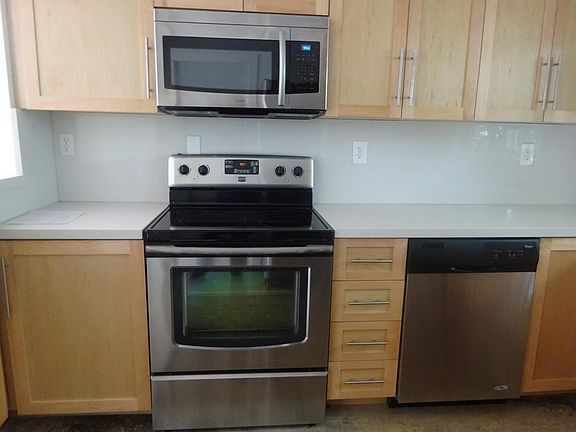 3rd image of 536 Savona Ave