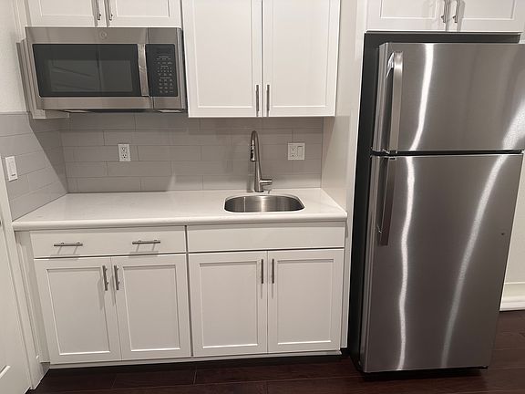3rd image of 5919 Fallstaff St