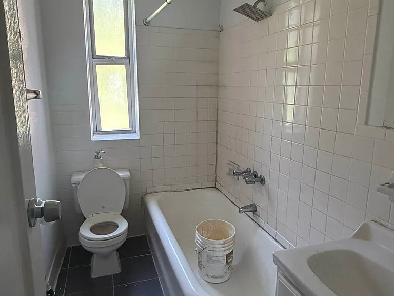 35 Hillside Ave #6I — Photo 8