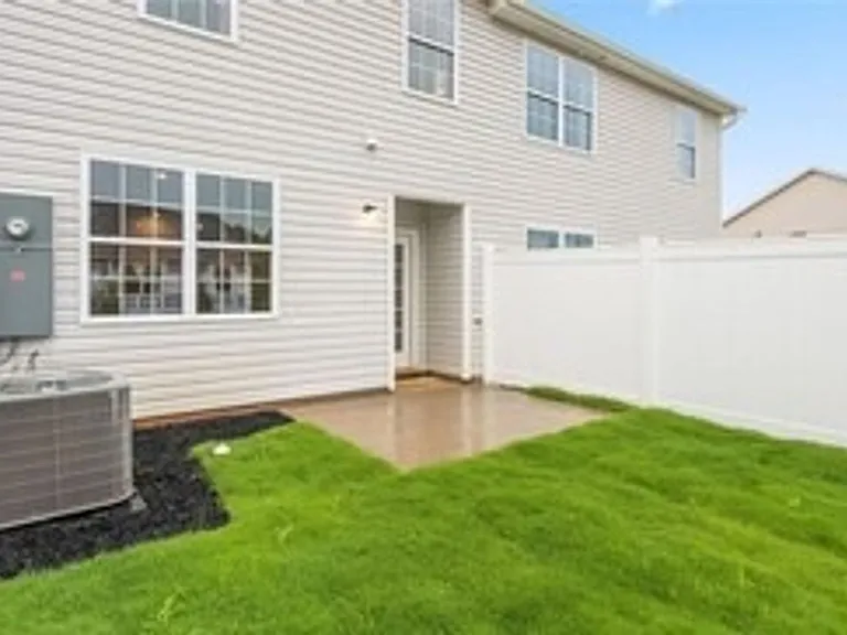 1707 Komondor Trl — Photo 3