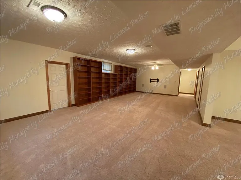 6353 Charlotte Ct — Photo 34