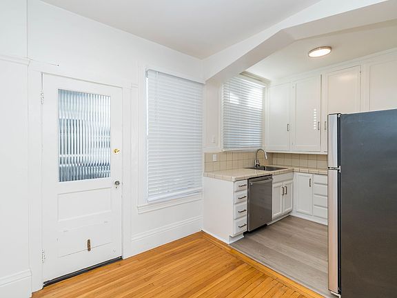 3rd image of 1265 Washington St #12
