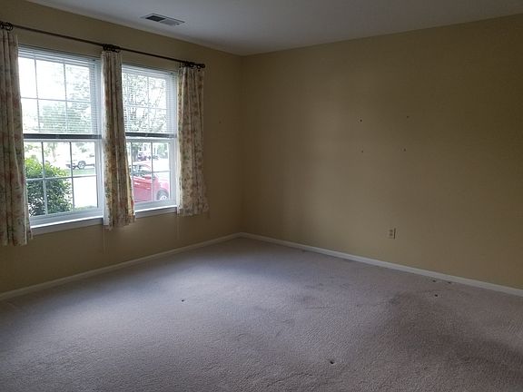 3rd image of 602A Briarwood Dr