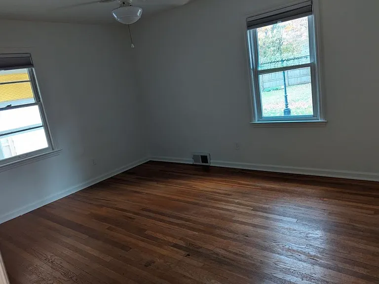 750 Elm Ct — Photo 9