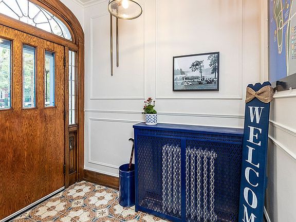 4th image of 751 Park Pl