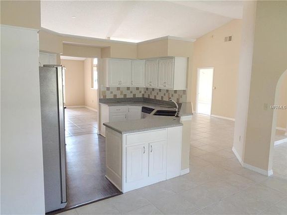 5th image of 107 Nassau Pl