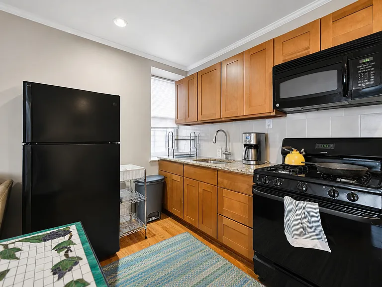 2319 Cedar St #1 — Photo 6