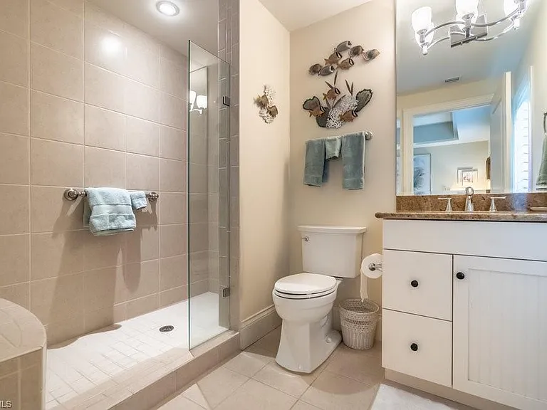 300 3rd Ave S #3 — Photo 23