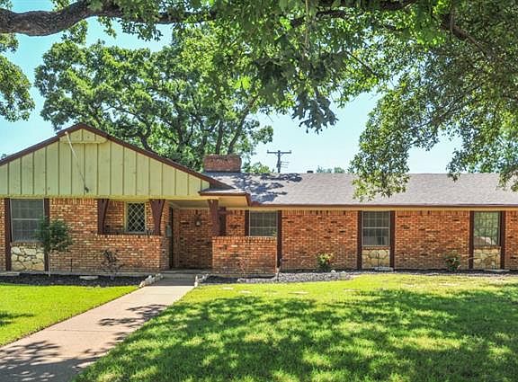 2nd image of 2027 Woodhaven Dr