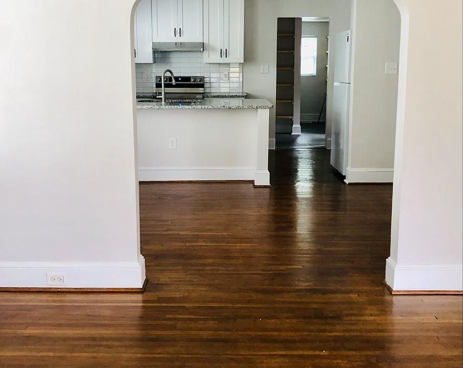 2nd image of 3420 Oakwood Ave