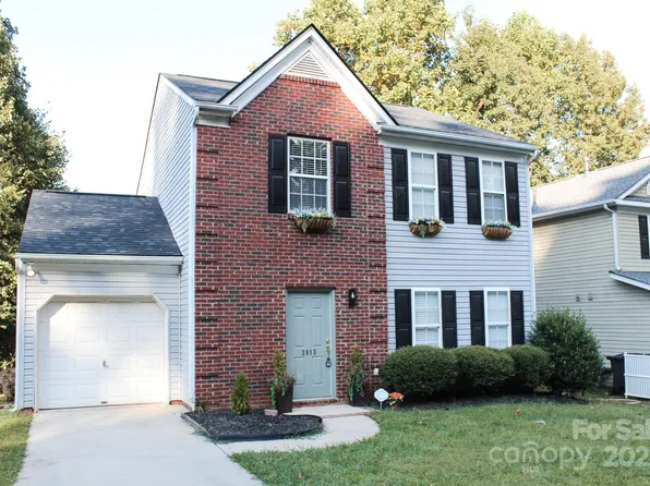3813 Brookchase Ln, Charlotte, NC 28205