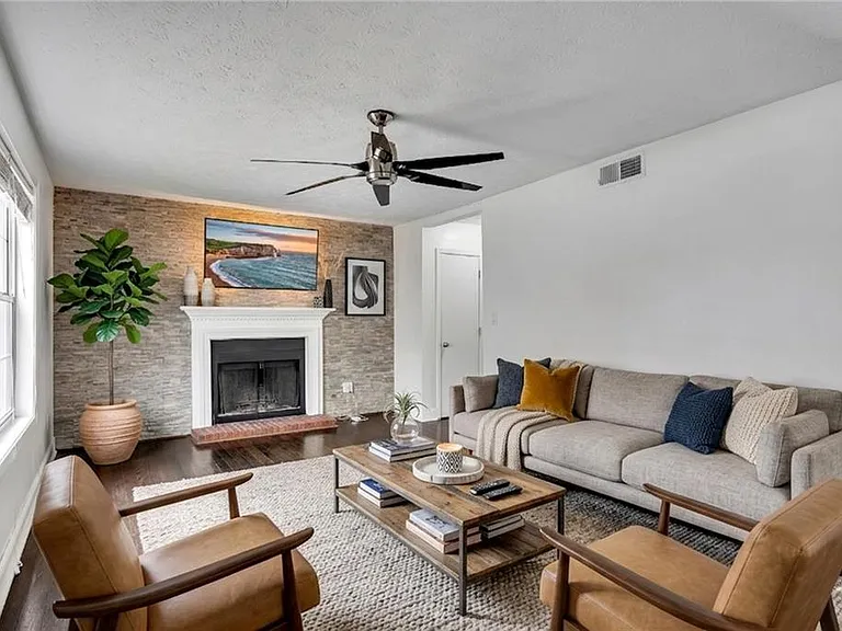 635 Anderson Walk — Photo 7