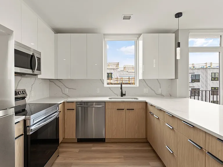 211 Green Street — Photo 7