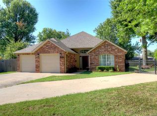 1840 Crestview Cir, Claremore, OK 74017