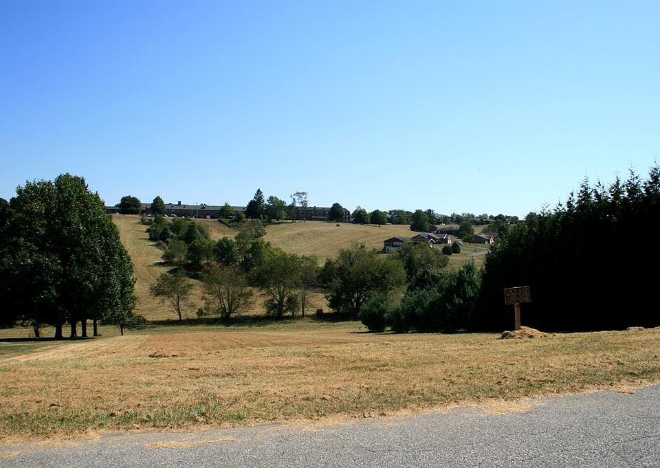 1st image of 600 Wytheview Dr