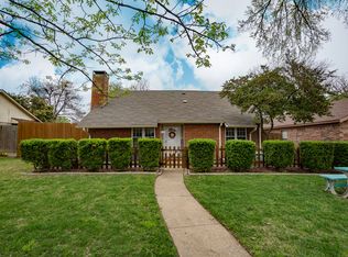 2821 Holy Cross Ln, Garland, TX