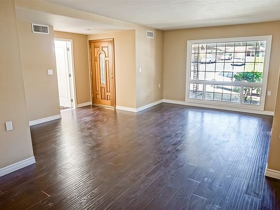 2nd image of 26716 Oak Garden Ct