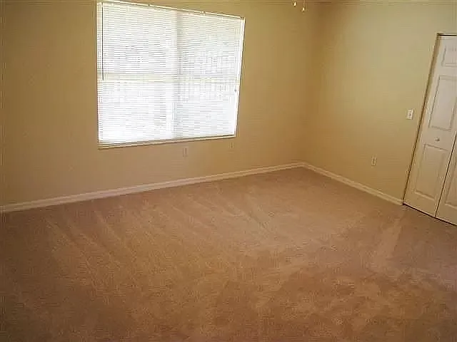 7624 SW 49th Pl — Photo 4