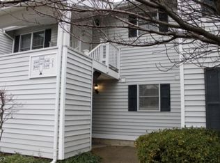 241 Nuthatch Ct, Three Bridges, NJ 08887