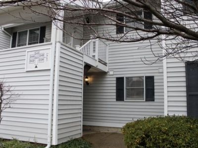 241 Nuthatch Ct, Three Bridges, NJ, 08887