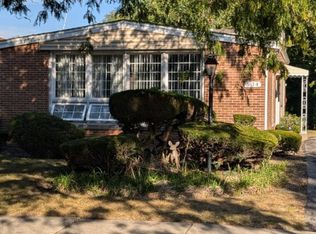 534 Hibbard Rd, Wilmette, IL 60091