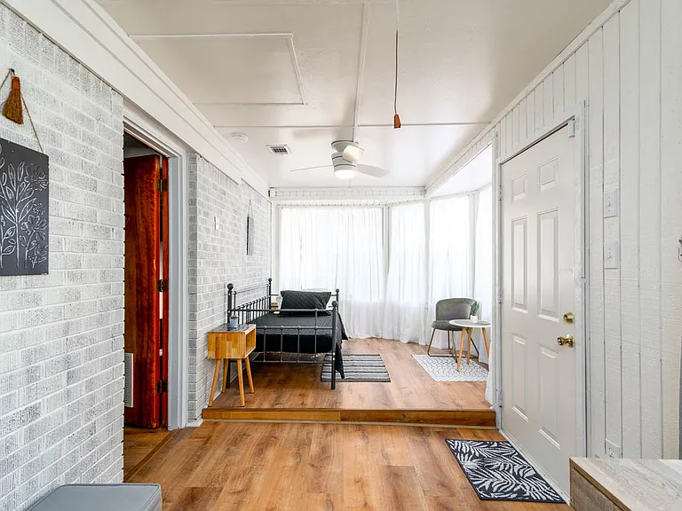 312 Warren St — Photo 7