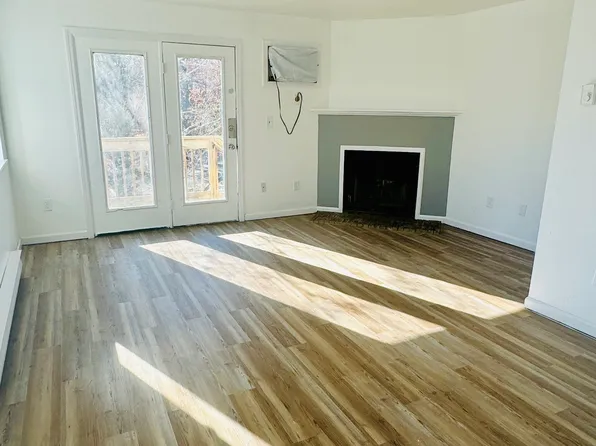 117 Hamden Avenue APT B, Waterbury, CT 06704