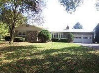 3160 Redlawn Dr, Bethlehem, PA 18017