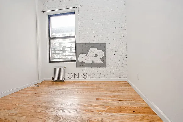 Rented by Jonis Realty | media 29